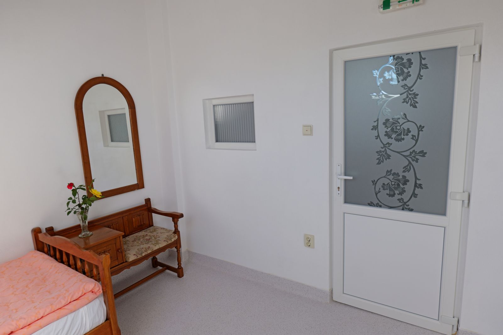 Cazare - foto 5